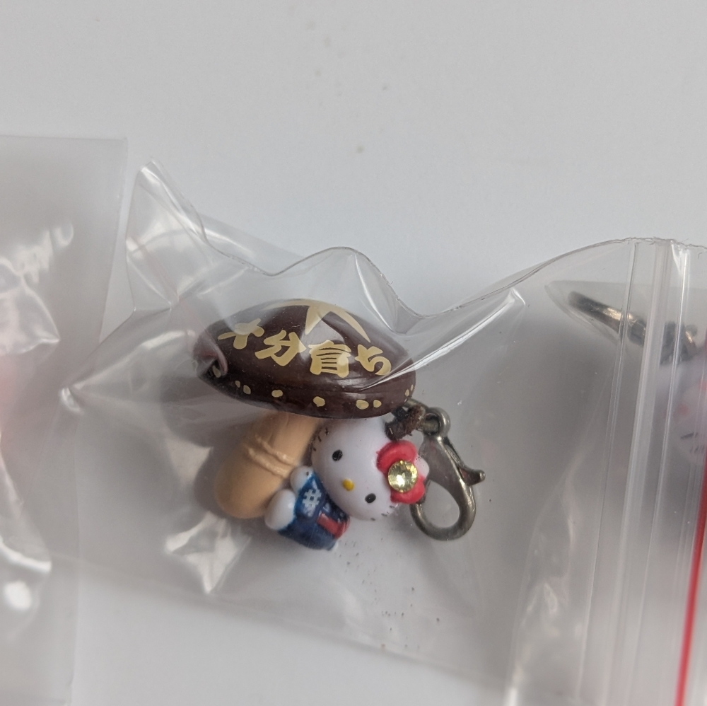 Gotochi Hello Kitty Mushroom Version